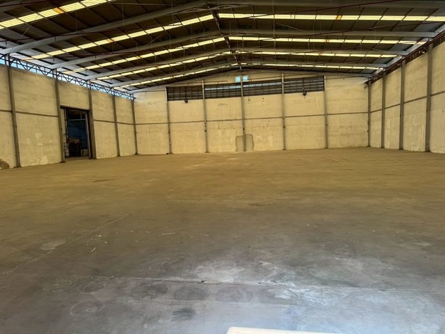 ให้เช่าโกดัง คลังสินค้าทัณฑ์บน  และเขตพื้นที่ฟลีโซน ย่านบางบัวทอง นนทบุรี   โรงงานพร้อมใบ รง.4 มีหลายขนาด 