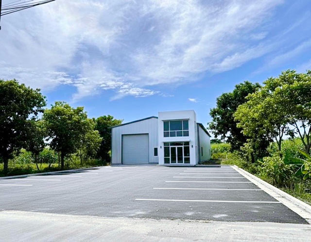 ให้เช่าโกดัง หรือ ที่ดินถมแล้ว MRTวงแหวนรามอินทรา แฟชั่น600ม. ติดถนนใหญ่ 141 ตร.วา.   MRT นพรัตน 1.4 กม. ทำเลดี  .รพ.นพรัตน์ราชธานี 1.5 กม