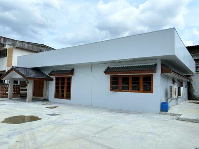 บิ๊กซี ติวานนท์ 900 ม.MRT กระทรวงสาธารณสุข 500 ม.ให้เช่าบ้านเดี่ยวขนาดใหญ่ 1 ชั้น 526 ตรม. 132 ตร.วา. ม.มจพ. 3.7 กม. 