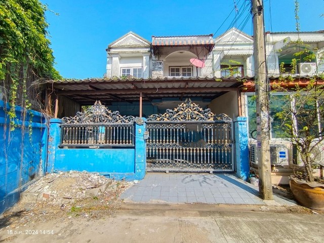 ขายทาวน์เฮ้าส์ 2 ชั้นหมู่บ้าน ลภาวัน 1 ถ.บางกรวย-ไทรน้อย ต.บางรักพัฒนา อ.บางบัวทอง จ.นนทบุรี