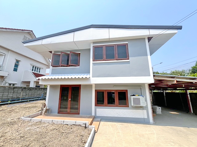 ให้เช่า 81ตร.วาบ้านเดี่ยวใหญ่มาก 2 ชั้น 3-4นอน  ใกล้ถ.งามวงศ์วาน 45-49 ม.เกษตรศาสตร์  2.7กม. 244ตร.ม. MRT บางเขน 1.5 กม. ที่จอดรถ 5 คัน