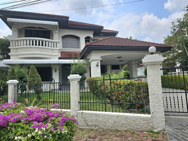 ให้เช่า บ้านเดี่ยว2ชั้น 100ตรว. แปลงมุม วิวทะเลสาป ถ.ศรีนครินทร์ ศรีด่าน14 หน้าโครงการรถไฟฟ้าBTSศรีแบริ่ง