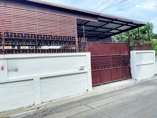 ให้เช่า บ้านเดี่ยว 2 ชั้น102 ตร.วา. 302 ตร.ม. ซ. เรวดี 10-26  8ห้องนอน MRT ศูนย์ราชการนนทบุรี 400 ม 