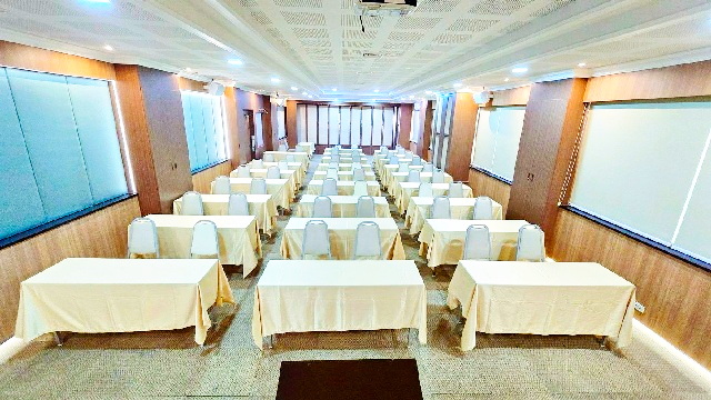 บางจาก 1กม ลานกว้างแบบโอเพ่นแอร์ BTS อ่อนนุช .ให้เช่าห้องประชุม 260 ตร.ม. 180 ท่าน   รร.นานาชาติเวลล์ส  400 ม.