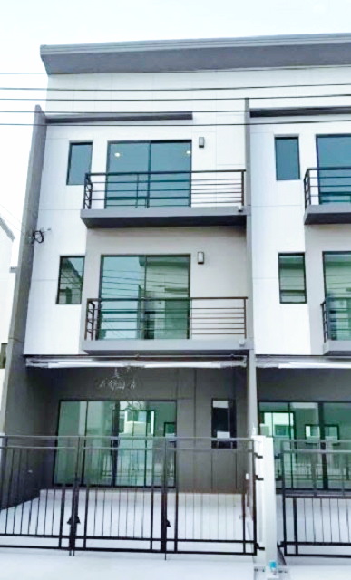 บ้านกลางเมืองราชพฤกษ์-พระราม5 MRT แยกติวานนท์ 2.9 กม. เช่าทาวน์โฮม 3 ชั้น 18ตร.วา. 220ตร.ม.  ท่าเรือด่วนพิบูลย์สงคราม 2 900 ม.