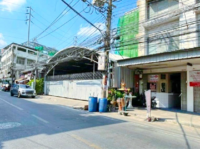MRT ศูนย์ราชการนนทบุรี ให้เช่า-ขายโกดัง ตลาดนกฮูก 4กม.ติวานนท์ 34-40 พร้อมบ้าน และออฟฟิศ 2 ชั้น  350ตร.ม.  นานาชาติแองโกล สิงคโปร์ 3นอน