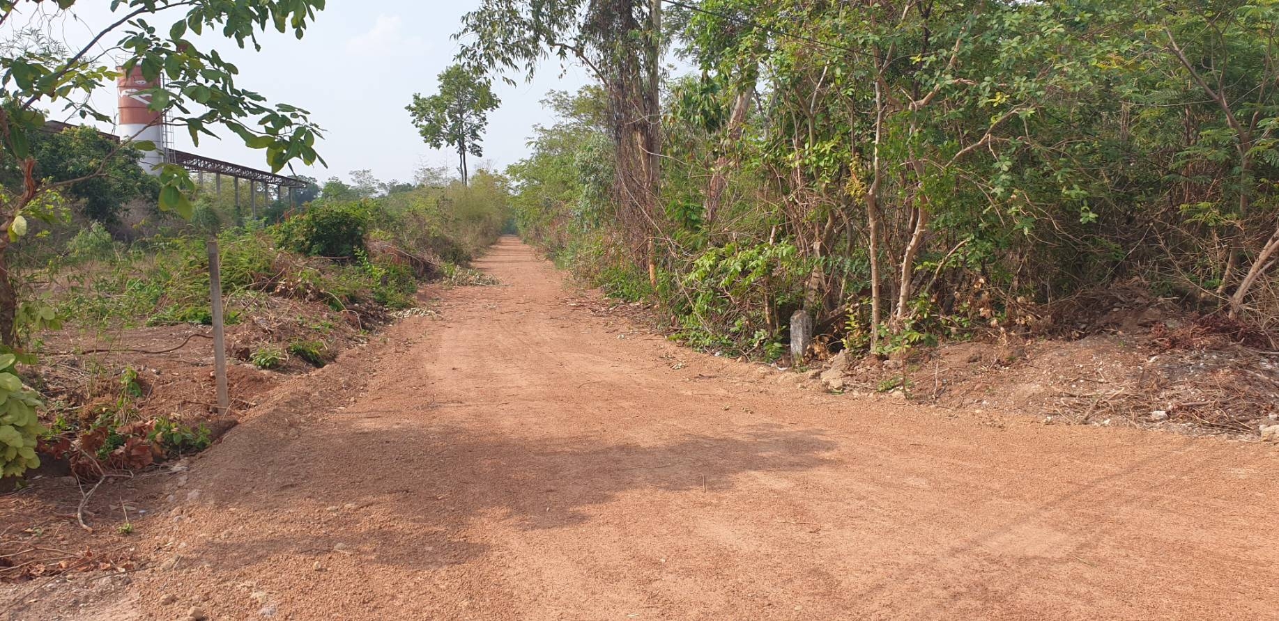 ที่ดินปล่าว  4 โฉนด   68 ไร่   ติดหน้าถนนใหญ่เส้นสกลนคร-นครพนม  หน้ากว้าง250เมตร ตำบลนาแก้ว   อำเภอ. โพนนาแก้ว   จังหวัด. สกลนคร