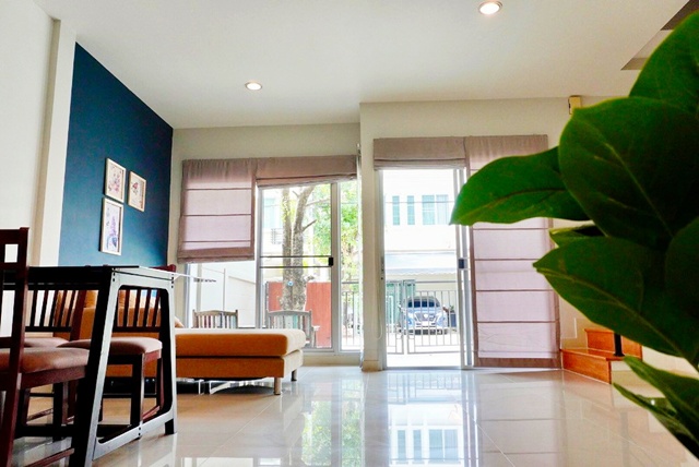 ให้เช่าทาวน์เฮ้าส์ 2 ชั้น พระราม5 ตกแต่งครบ 3 นอน  มจพ. MRT แยกติวานนท์ 1.8 กม. 23ตร.วา. 190ตร.ม. 3 น้ำ ถ. พิบูลสงคราม