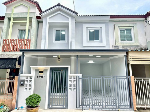 ขายบ้านทาวน์เฮ้าส์สองชั้น หมู่บ้านไลโอ (่วงแหวน-ปิ่นเกล้า) ซอย4 รีโนเวตใหม่พร้อมอยู่ ต.บางม่วง อ.บางใหญ่ จ.นนทบุรี