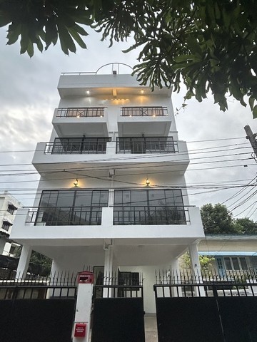 ให้เช่าอาคารสำนักงาน ใกล้BTS บางจาก และ BTS ปุณณวิถี ซอย สุขุมวิท62  อาคาร4ชั้น  รีโนเวทใหม่