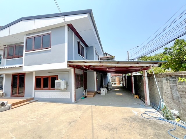 บ้านเดี่ยวใหญ่มาก 2 ชั้น ให้เช่า 82ตร.วา  245ตร.ม. ใกล้ถ.งามวงศ์วาน 45-49 ม.เกษตรศาสตร์  2.7กม. MRT บางเขน 1.5 กม. ที่จอดรถ 5 คัน