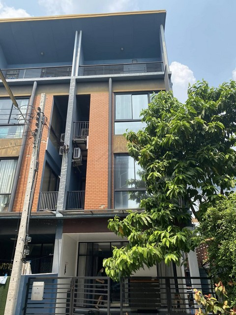ให้เช่าทาวน์โฮม 3 ชั้นครึ่งหลังมุม 220 ตร.ม. โครงการ haus35 ติดทางขึ้นลงทางด่วน ใกล้ Central แจ้งวัฒนะ, Impact หมาะอยู่อาศัยหรือทำออฟฟิศ
