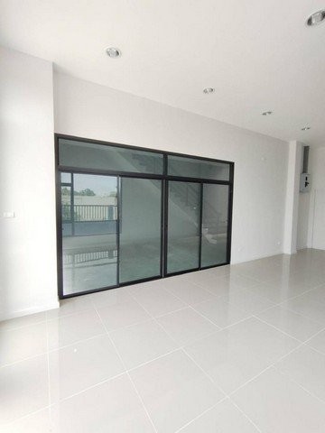 ให้เช่าโฮมออฟฟิศ พร้อม โกดัง  บางใหญ่ - นนทบุรี ซอย กันตนา  ใกล้ รพ.บางใหญ่ Tel. 0944485038  id : jeab_chick   