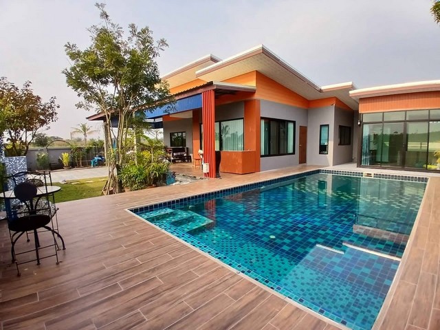 ขายบ้านพักตากอากาศ Pool Villa พร้อมสระว่ายน้ำส่วนตัว ลำพูน ใกล้ดูโฮม ราคาเพียง 3.5 ล้าน