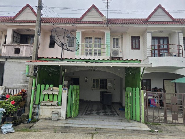 ทาวน์เฮ้าส์ - ใหญ่ 17 SQ.WA 2BEDROOM2BR 1700000 THAI BAHT เป็นส่วนตัว หน้าบ้านไม่ชนใคร อยุ่ต้นซอย