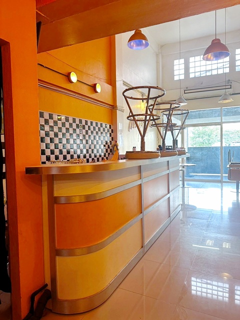 ติดถนนใหญ่ราชพฤกษ์ ตกแต่งพร้อมเฟอร์ฯ  MRT ไทรม้า 3 กม.  4 ชั้นครึ่ง 5นอน  พร้อมดาดฟ้า 260 ตร.ม. 15 ตร.วา. รร.นานาชาติ ร่วมฤดี 800 ม.  3 น้ำ