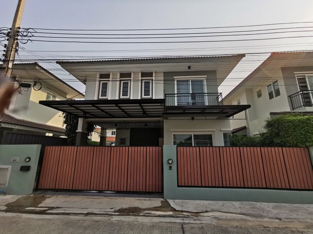 ขายถูกบ้านแฝด 2 ชั้น หมู่บ้าน บ้านลภาวัน 21 ราชพฤกษ์-แจ้งวัฒนะ  ขนาด 40.5  ตรว. 4 นอน 3 น้ำ บ้านสวย  ใกล้ เซ็นทรัล เวสต์เกต