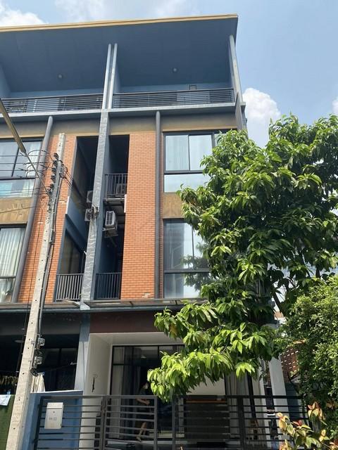 ให้เช่าทาวน์โฮม 3.5 ชั้น 220 ตร.ม. โครงการ haus35 หลังมุม ใกล้ Central แจ้งวัฒนะ