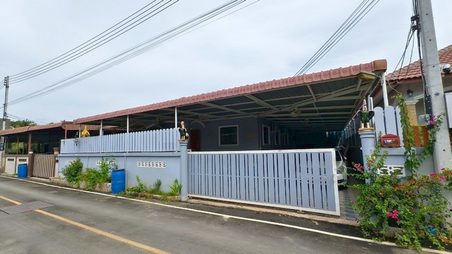 ขายบ้านเดี่ยว ชั้นเดียว 75.4 ตรว.   พื้นที่ใช้สอยเยอะมาก  ซอยวัดวชิรคาม  ต.ท้ายหาด อ.เมือง จ.สมุทรสงคราม   