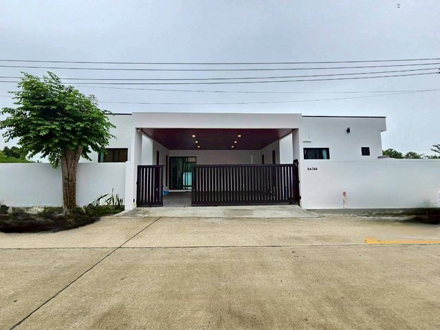 ขายบ้านเดี่ยวสร้างใหม่พร้อมสระว่ายน้ำ ใกล้โรงเรียนนานาชาติรีเจ้นท์ ใกล้ขอบอ่างมาบประชัน ตำบล โป่ง อำเภอบางละมุง ชลบุรี