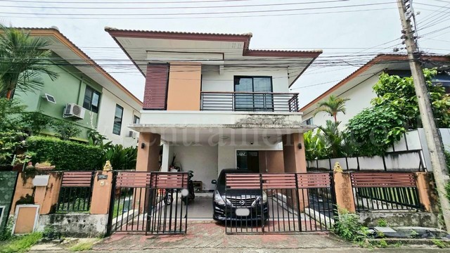 บ้านแฝด 2 ชั้น ถนนลำลูกกา หมู่บ้านฟ้า ปิยรมย์ พรีเมียร์ พาร์ค เฟส 10 