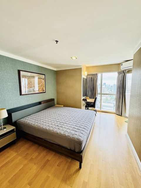 Waterford Sukhumvit 30 Convenient peaceful 28th floor BTS Phrom Phong
